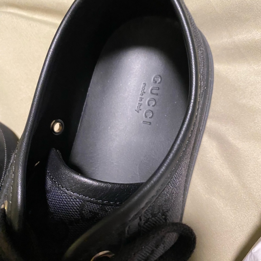 100% Authentic Gucci shoes size 9 perfect condition black canvas - Picture 9 of 12